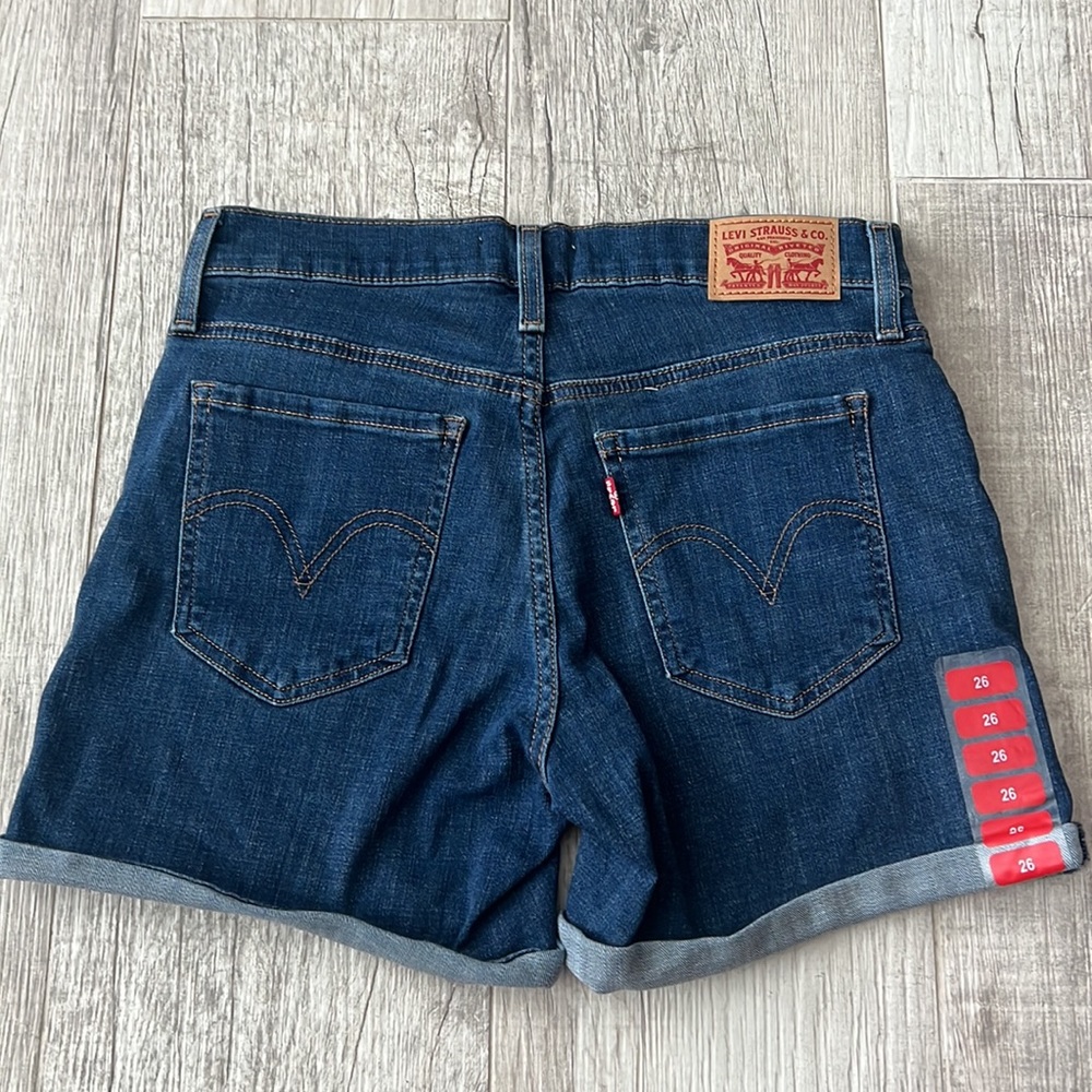 Levi’s Women’s Mid Length Stretch Shorts Size 26‎